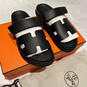 Brand new in box Hermes Chypre Calfskin Sandal SIZE 40.5 EU Black